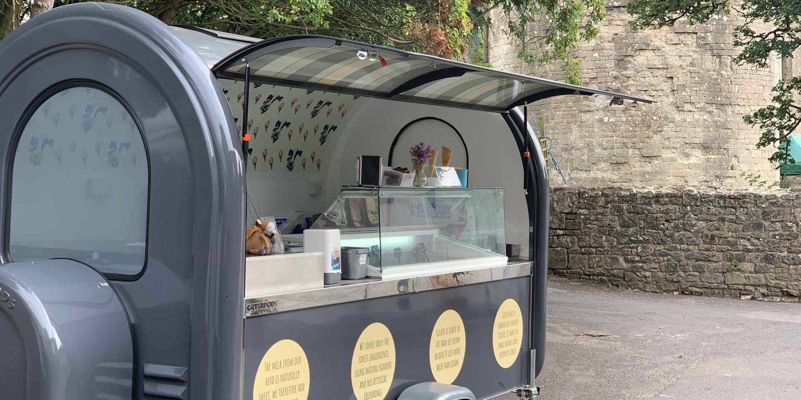 ice cream trailer hire from palette and pasture